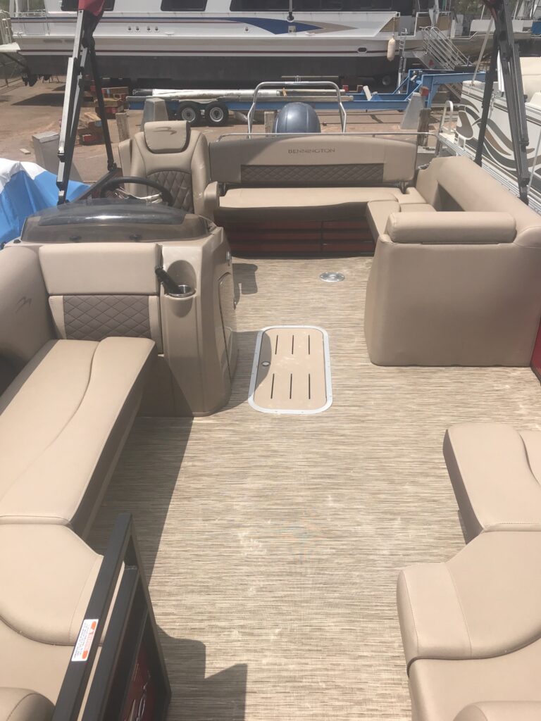 pontoon-inside