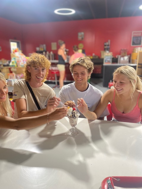 ice-cream-sundae-group-photo